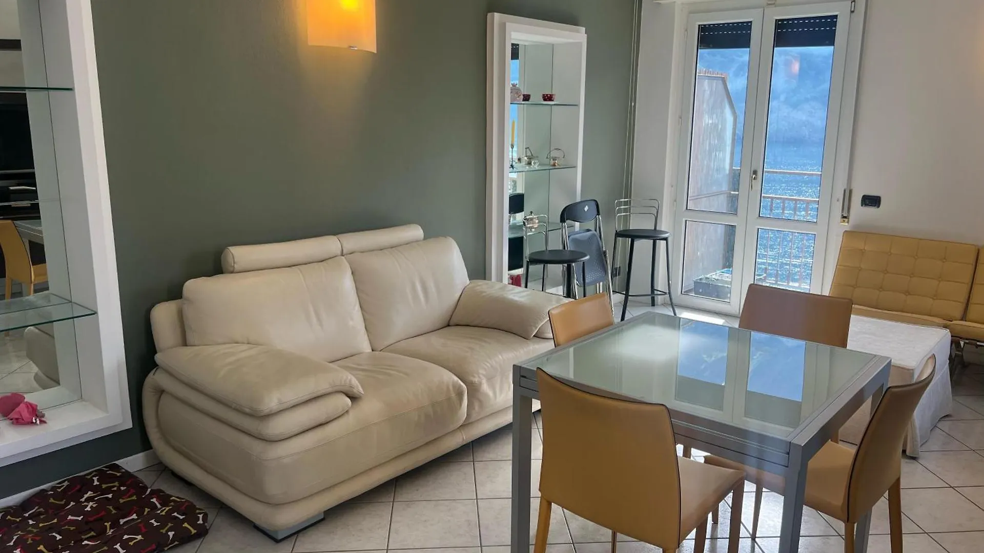 Casa Onda Parcheggio Gratuito Lägenhet Laglio